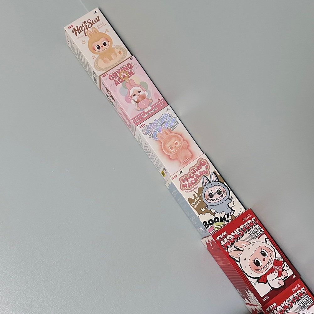 LABUBU and CRYING AGAIN SET 100% AUTHENTIC SET OF  5